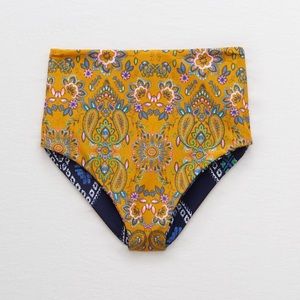 High-waisted cheeky bikini bottoms